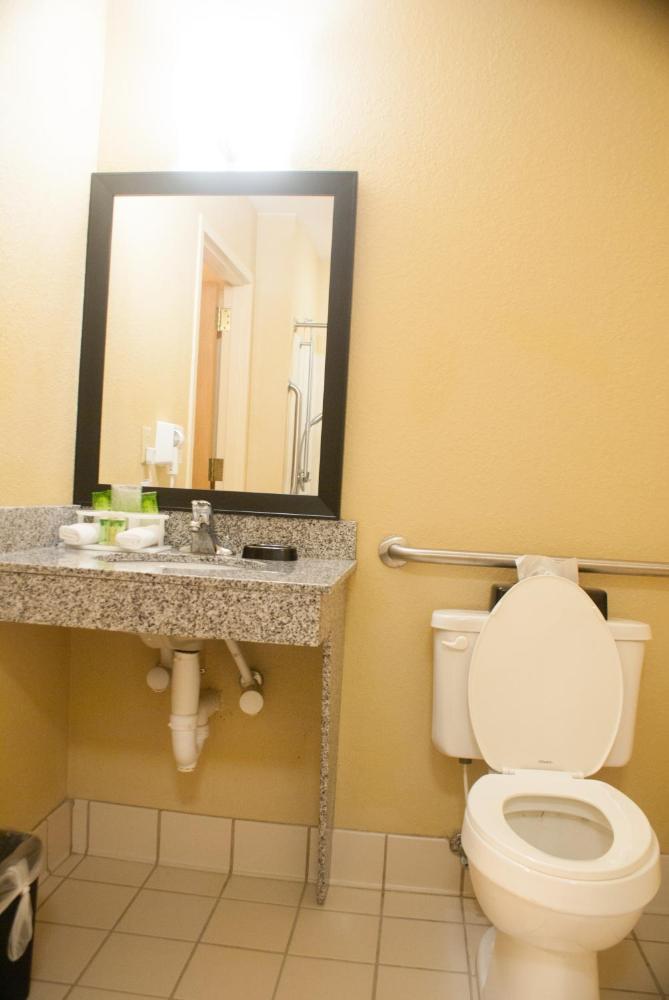 Queen Room with Two Queen Beds - Disability Access Hearing Accessible - Roll-In Shower interior